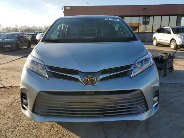 2019 Toyota Sienna XLE