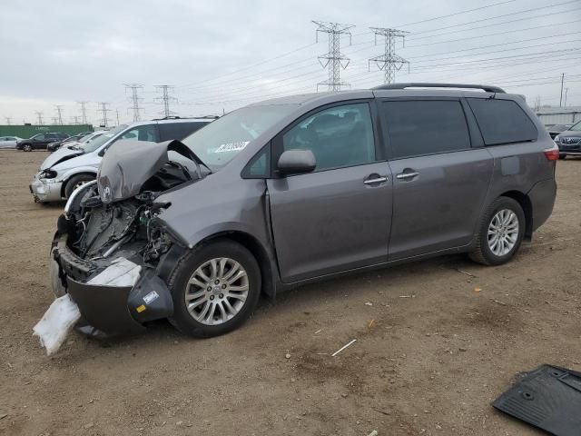 2017 Toyota Sienna XLE