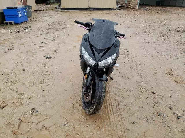 2011 Kawasaki ZX1000 G